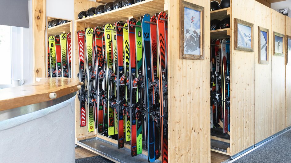 Skiverleih | Christian Maierbrugger | © Snowboardschule Huskys Skiverleih | © Snowboardschule Huskys