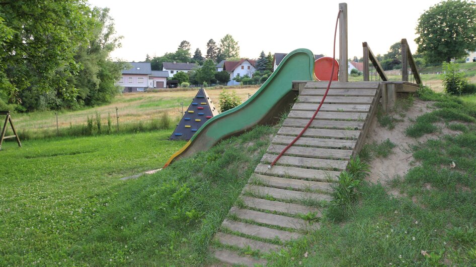 Spielplatz Hartberg_Klettergerüst_Oststeiermark | © Tourismusverband Oststeiermark