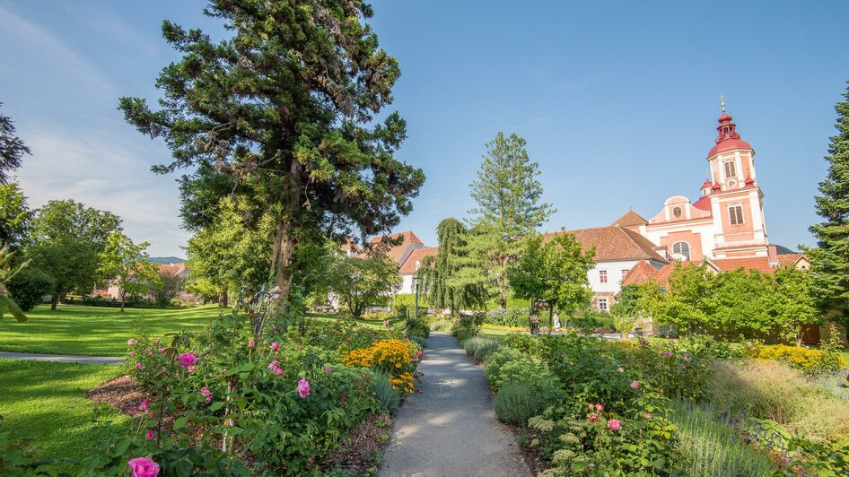 Blumen Schlosspark_Pöllau_Oststeiermark | © Helmut Schweighofer