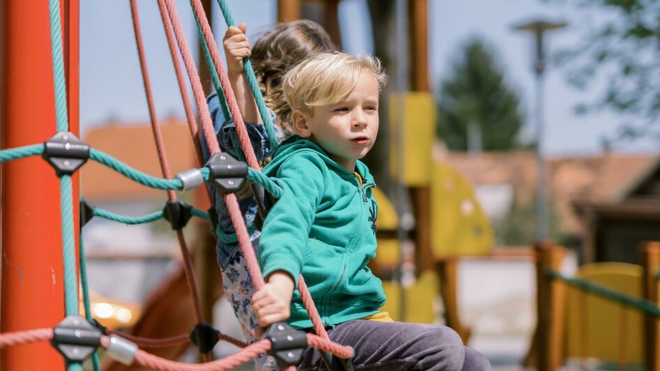 Spielplatz Hist.Park_Karussell2_Oststeiermark | © Tourismusverband Oststeiermark