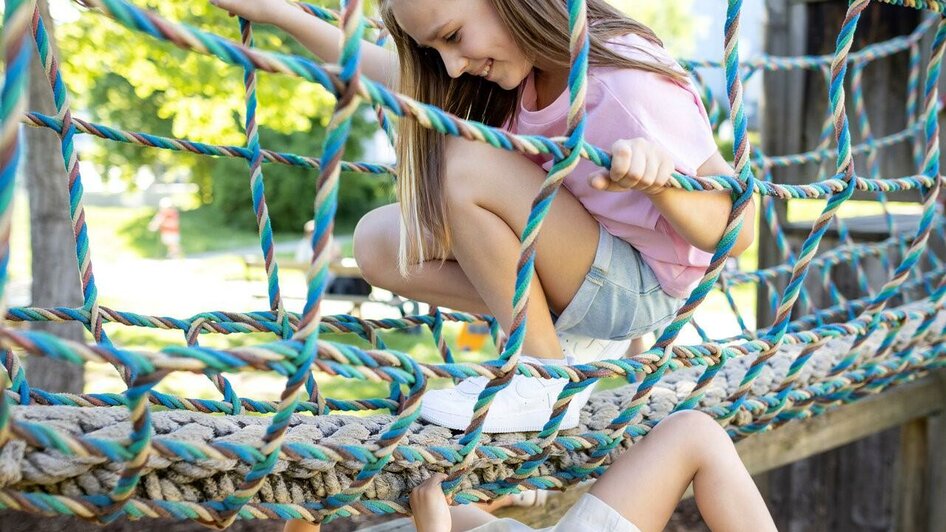 Spielplatz in der Erlach_Spielturm_Oststeiermark