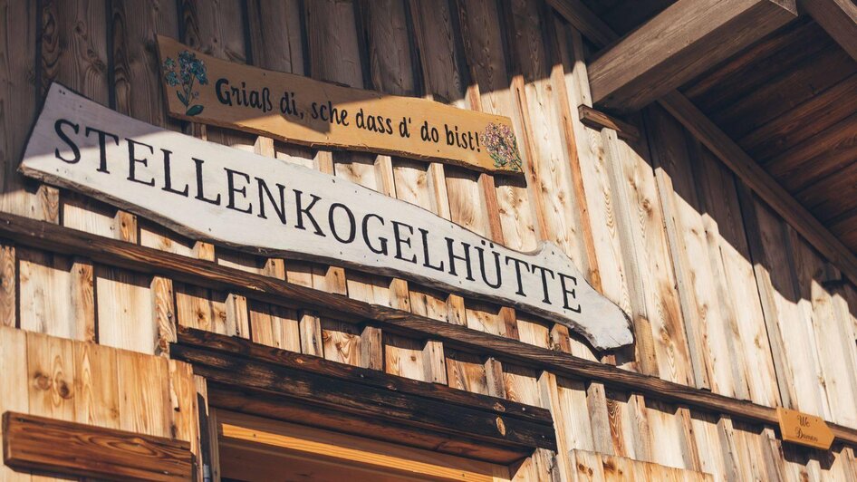 Stellenkogelhütte, Altaussee, Griaß di | © Krewenka