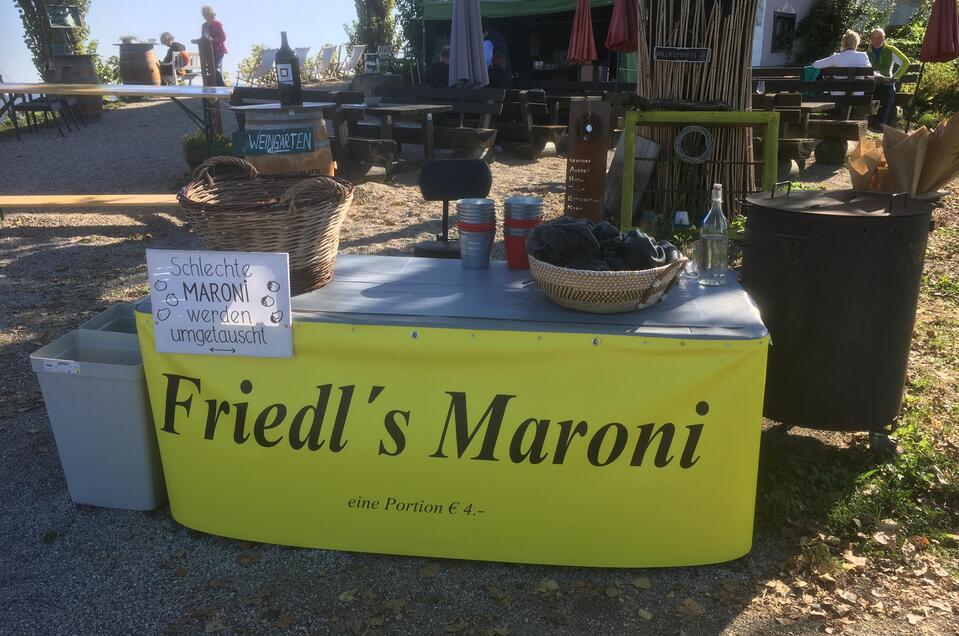 Maronistand | Johannes-Fridolin Heiß | © Johannes-Fridolin Heiß Sturm & Kastanienstand: Regele Keuschn, Fam. Skalnik - Impression #1 | © Johannes-Fridolin Heiß