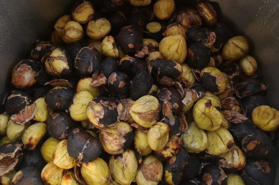 Kastanien | TV Südsteiermark - Irene Löschnig | © TV Südsteiermark - Irene Löschnig Sturm und Kastanienstand: Kulinarischer Weinhof Florlwirt - Impression #1 | © TV Südsteiermark - Irene Löschnig