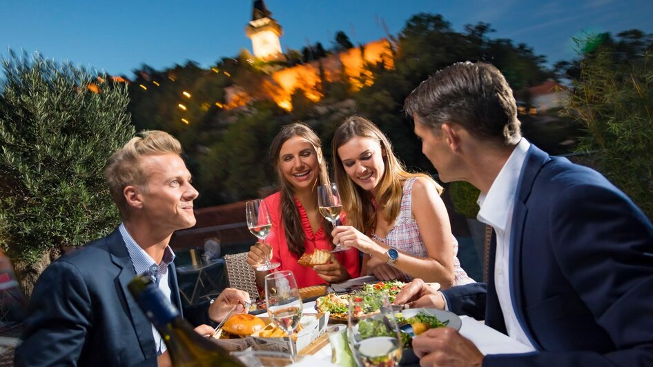 Tagescafé Freiblick - Dinner mit Uhrturmblick | © Graz Tourismus - Werner Krug