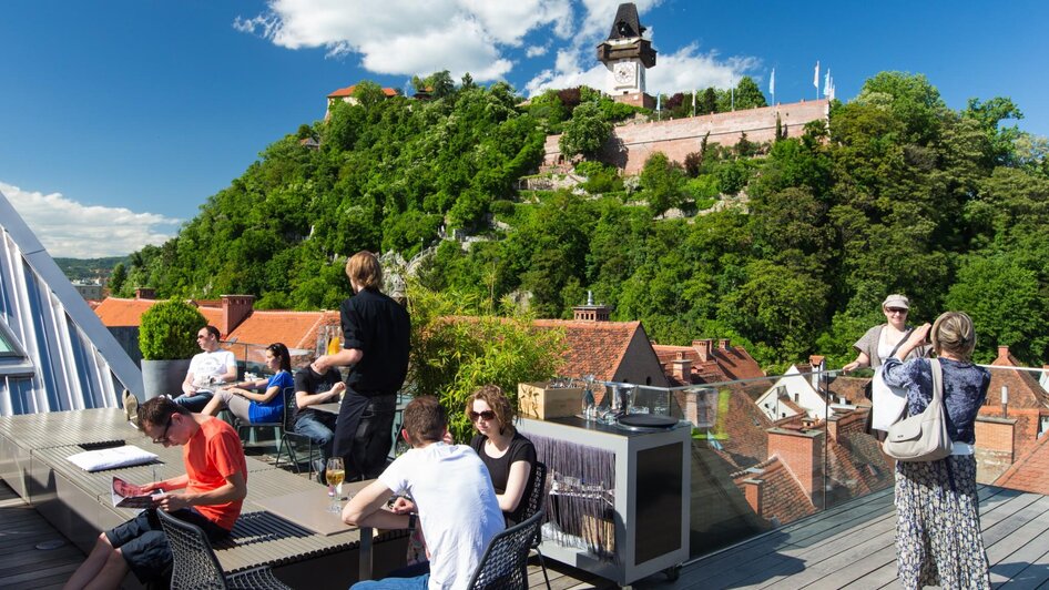 Tagescafé Freiblick - Blick auf den Uhrturm | © Graz Tourismus - Harry Schiffer