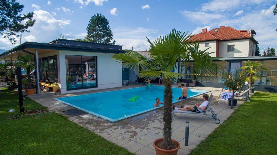 Schwimmbad | Kerim Sijercic | © Kerim Sijercic Schwimmbad | © Kerim Sijercic
