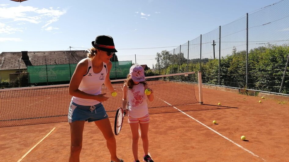 Tennisspieler auf dem Tennisplatz | © Tennisverein Dechantskirchen