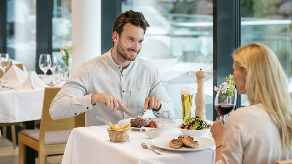 Paar beim Essen | © Eisenberger