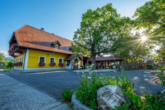 Inn Gallbrunner_house_view_Eastern Styria | © Traditionswirtshaus Gallbrunner