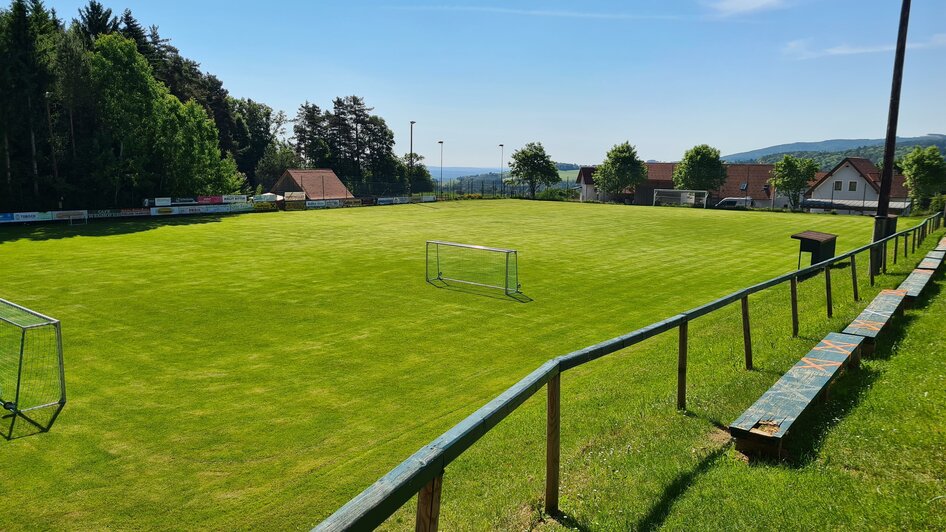 Rabenwaldhalle_Fußballplatz_Oststeiermar | © Tourismusverband Oststeiermark