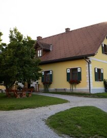 Außenansicht | © TV Südsteiermark - Dominik Feibel | TV Südsteiermark - Dominik Feibel | © TV Südsteiermark - Dominik Feibel Außenansicht | © TV Südsteiermark - Dominik Feibel | TV Südsteiermark - Dominik Feibel | © TV Südsteiermark - Dominik Feibel