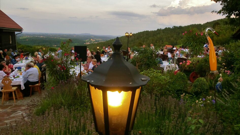 Panorama-Terrasse1 | © Schilcherland Hof