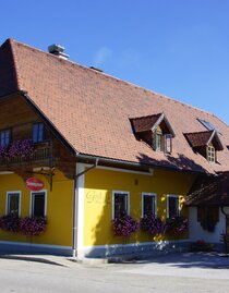 Wirtshaus Gallbrunner_von außen_Oststeiermark | © Wirtshaus Gallbrunner | Karl Zodl | © Wirtshaus Gallbrunner