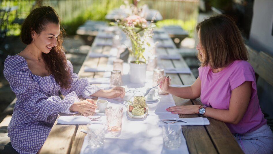 Tisch gedeckt | goldenhour.pictures | goldenhour.pictures | © LYO | goldenhour.pictures Tisch gedeckt | goldenhour.pictures | © LYO | goldenhour.pictures