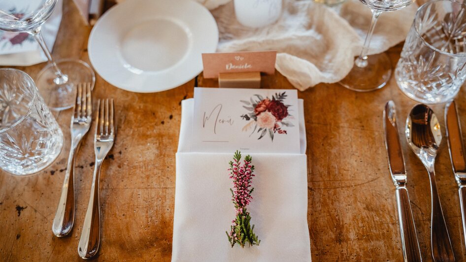 Hochzeit 2023 Rot | Knappenhof Eichberg Hochzeit 2023 Rot