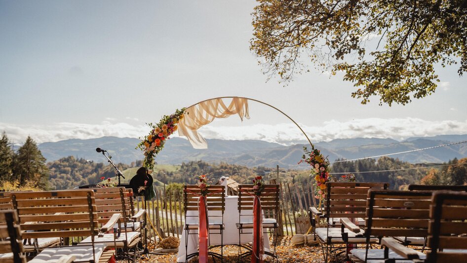 Hochzeit 2023 Rot | Knappenhof Eichberg Hochzeit 2023 Rot