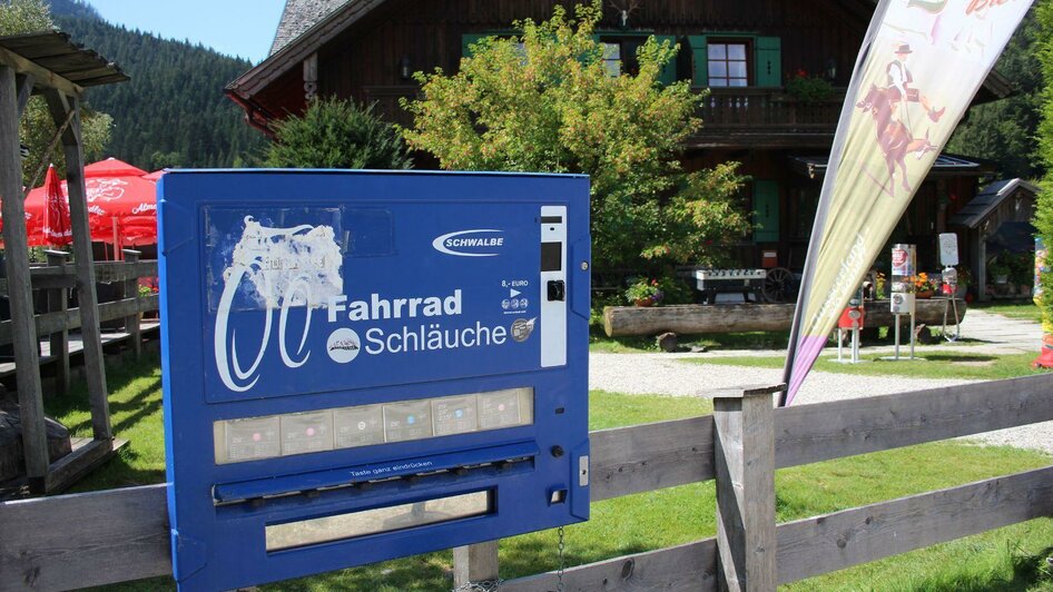 Blaa Alm, Altaussee, Fahrradschläuche | © Viola Lechner