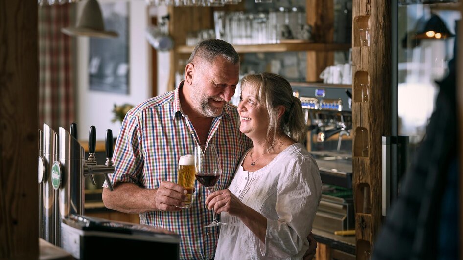 Manuela & Hias von der Xeis Stub´n | © THOMAS SATTLER | Thomas Sattler Manuela & Hias von der Xeis Stub´n