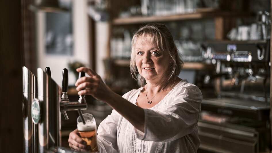 Wirtin Manuela Nagler | © THOMAS SATTLER | Thomas Sattler Wirtin Manuela Nagler