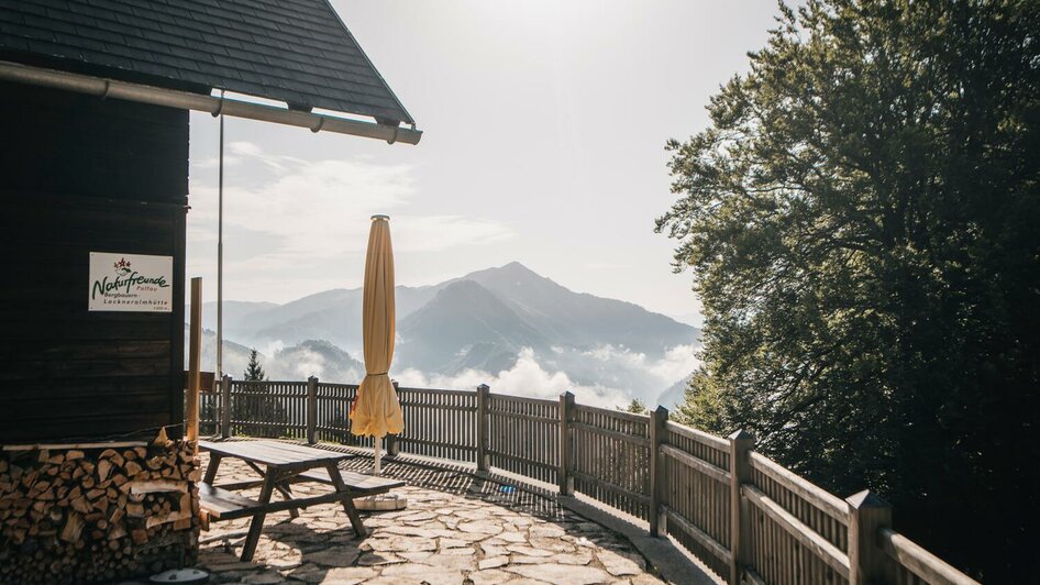 Sonnenterrasse mit Ausblick | © Stefan Leitner