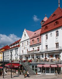 Pirker am Hauptplatz mit Panorama-Terrasse | © Pirker GmbH Mariazell | © Pirker GmbH Mariazell