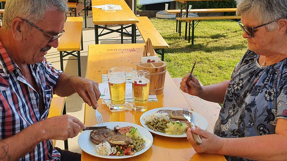 Gemütlicher Grillabend | © Camping am Badesee