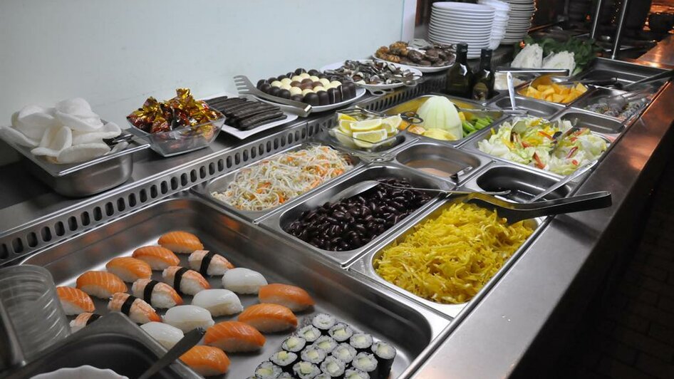 Mittagsbuffet | © LeckerAsia