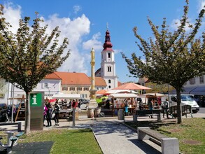 Samstagsmarkt am Fehringer Hauptplatz | © Lumikki Photography