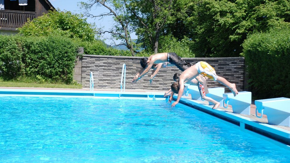 Unterteilt in Schwimmer- und Nichtschwimmerbereich