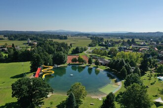 Freibad Schwanberg mit Rutschen | © Christian Freydl