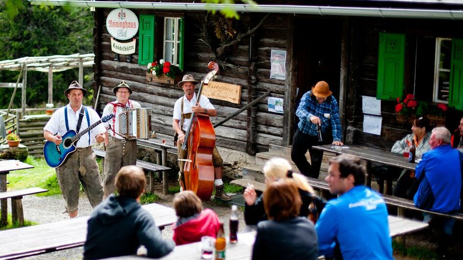 Knödelhütte-Musikgruppe | © Ikarus | Tom Lamm