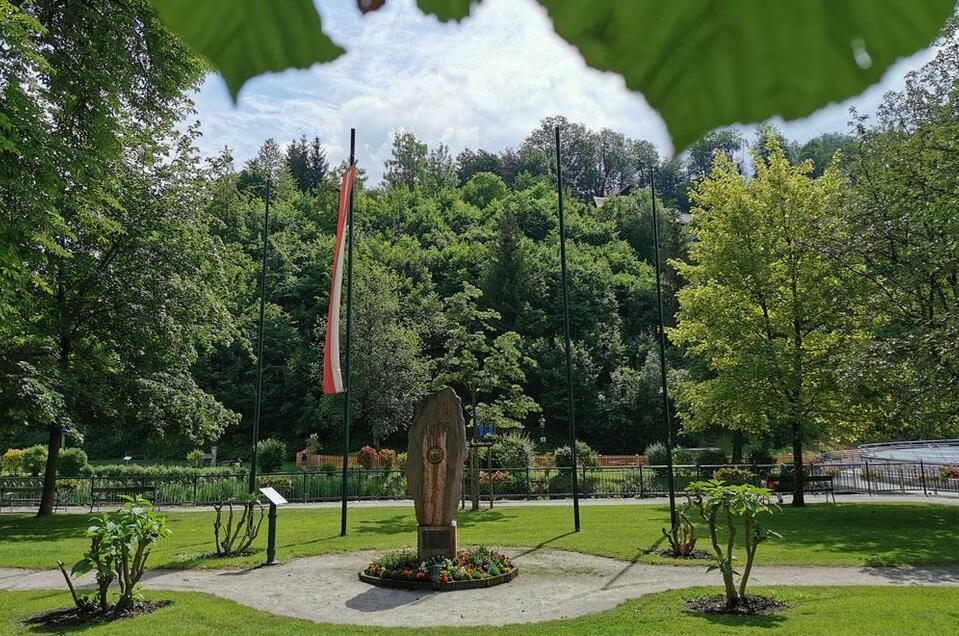 Center stone in the spa park Bad Aussee - Impression #1 | © Theresa Schwaiger