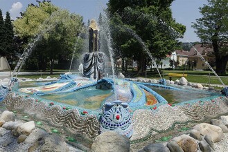 Mosesbrunnen Bärnbach_Wasserfontaine | © Enrico Caracciolo