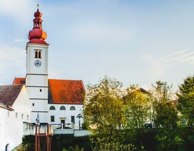 Pfarrkirche mit Hochzeitssteg | © Marlene Eibel