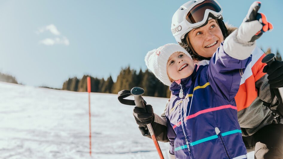 Hier geht es zur Rodelstrecke, da müssen wir hin | © Schilcherland Steiermark