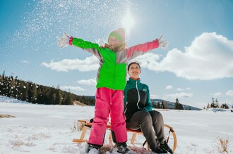 Auf ins Rodelvergnügen auf der Rodelwiese | © Schilcherland Steiermark