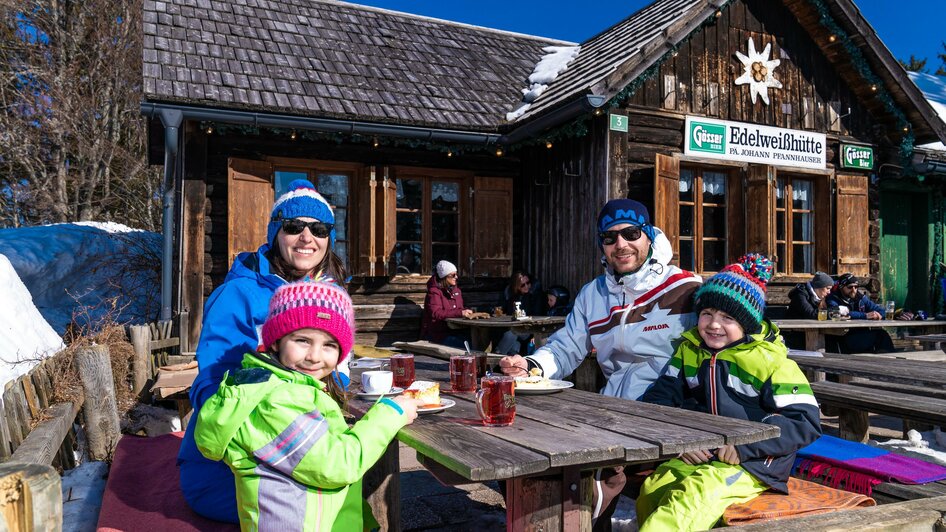 Einkehr bei der Edelweißhütte | © Mariazeller Bürgeralpe | Rudy Dellinger