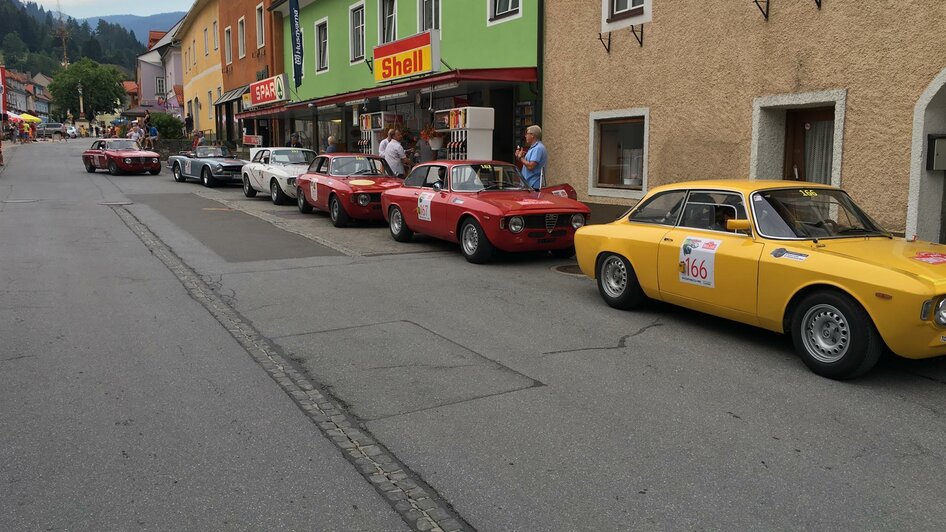 Tankstelle bei der Ennstal Clasisic