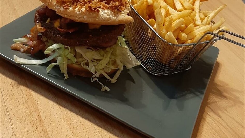 Sport Aktiv Sportbar-Burger-Mural-Steiermark | © Sport Aktiv Sportbar