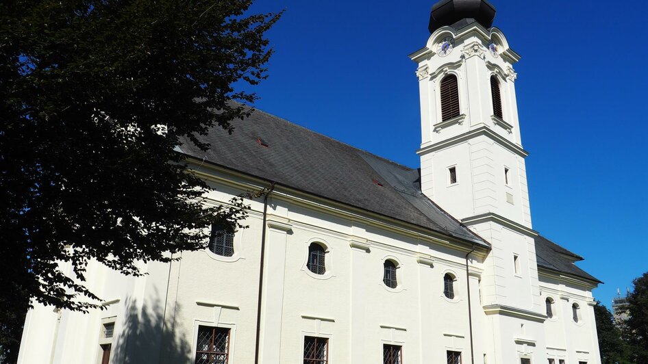 Stadtpfarrkirche Außen 2