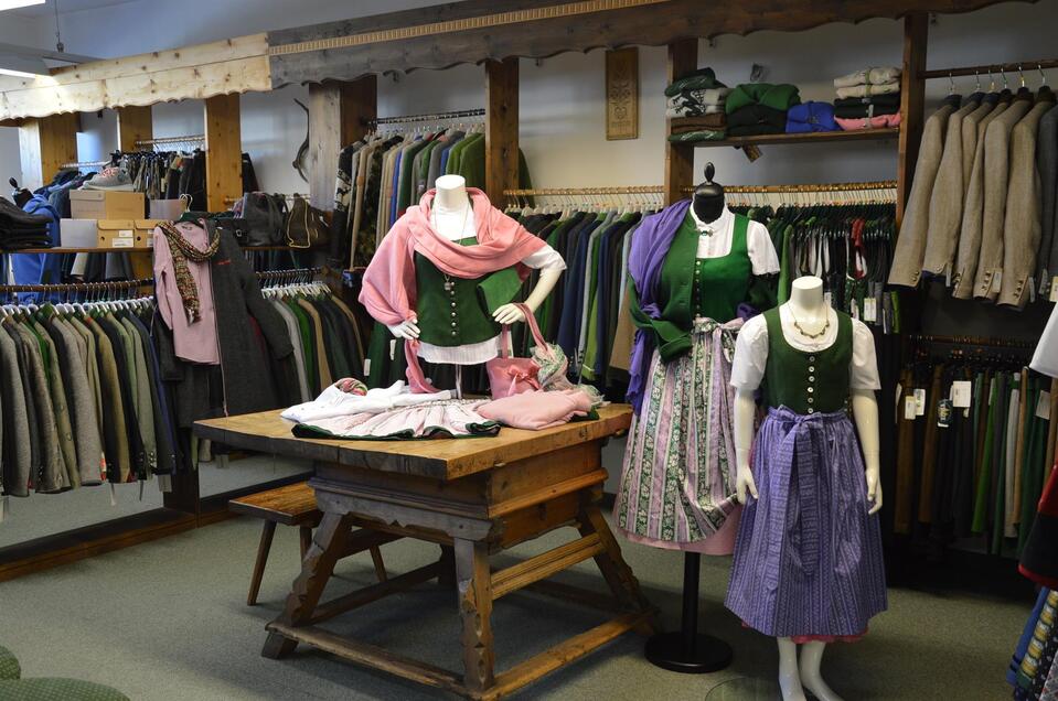 Sortiment Damen bei Trachten Pachatz | © Trachten Pachatz Trachten Pachatz - Impression #1 | © Trachten Pachatz