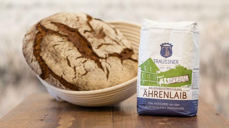 Brotbacken mit dem Mehl aus der Traussner Mühle | © RM SWS GmbH | webquartier.at