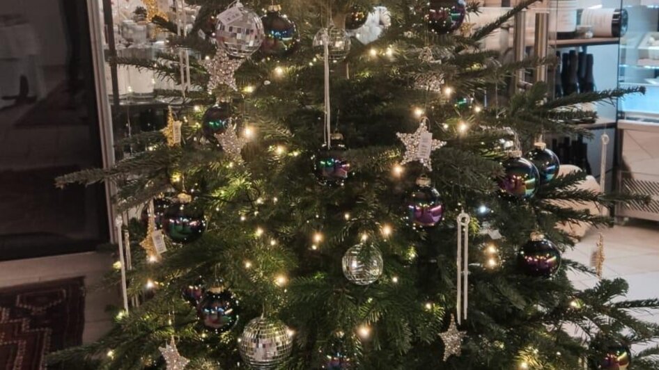 Weihnachtsbaum mit Dekoschmuck | © Stocker Peter