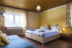 Susi Doppelbett mit 1 Fenster