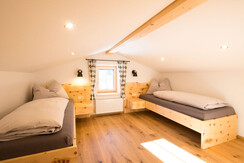 Schlafboden "Sauwand" 2 getrennte Betten