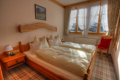 App 6 - Schlafzimmer 1