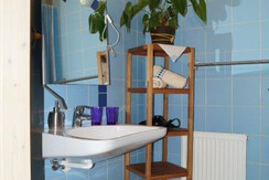 helles, freundliches Badezimmer im Schilcherland