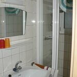 Photo of double room with shower, WC