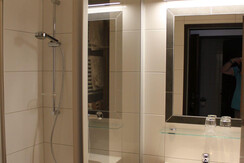Badezimmer Doppelbettzimmer Nummer 5